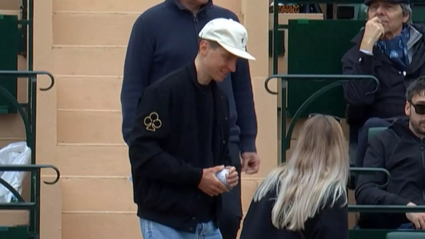 El Ciclista Esloveno Atrapa la Atención en Montecarlo