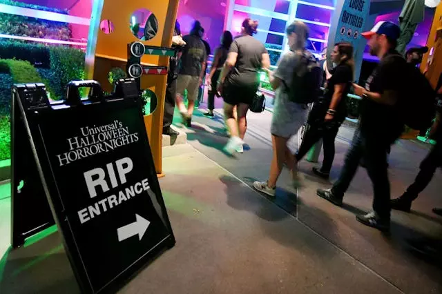 Navigating Universal Orlando During Fall: Essential Tips for Your Autumn Visit