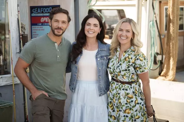From Culinary Star to Screenwriter: Katie Lee Biegel&apos;s New Hallmark Movie &apos;Catch of the Day&apos;