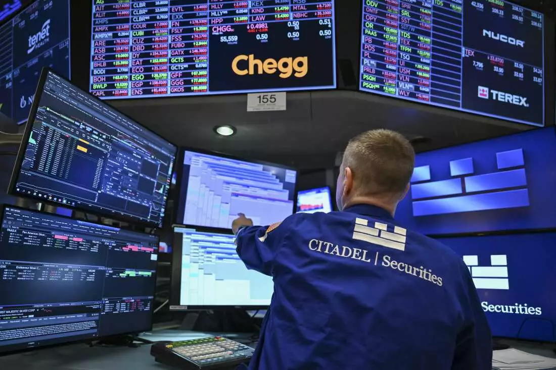 Debate on Corporate Earnings Reporting Frequency: A Clash of Economic Philosophies