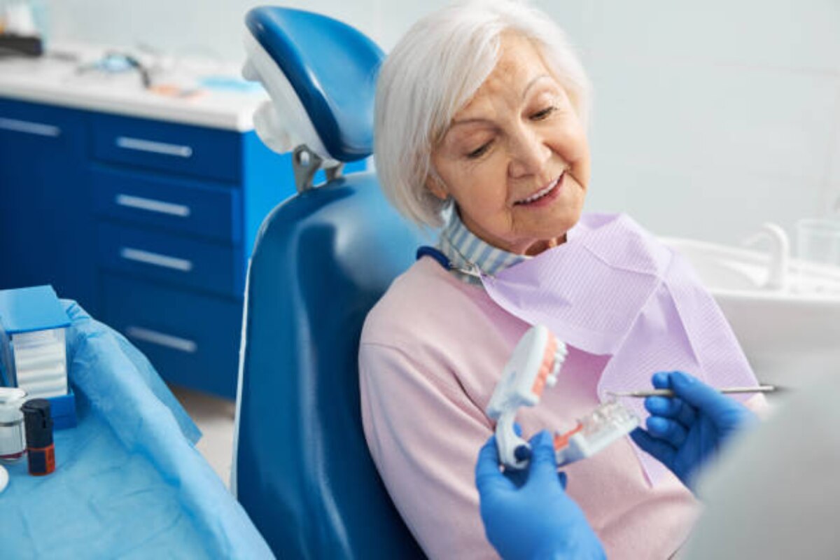 Your Fast Track to a Renewed Smile: Understanding the "One-Day Denture" Service