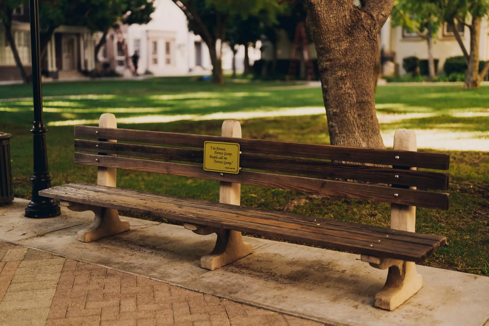 Hollywood Studio Tours: A Glimpse into Fading Glamour