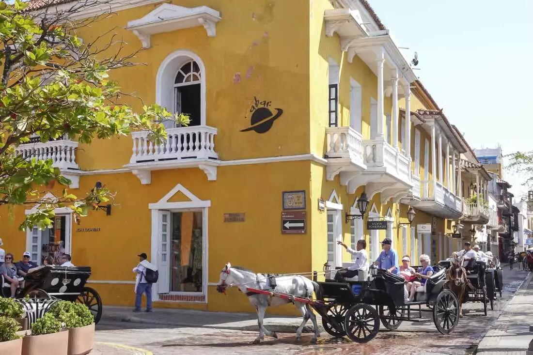 Cartagena Embraces Electric Carriages, Bidding Farewell to Horse-Drawn Buggies
