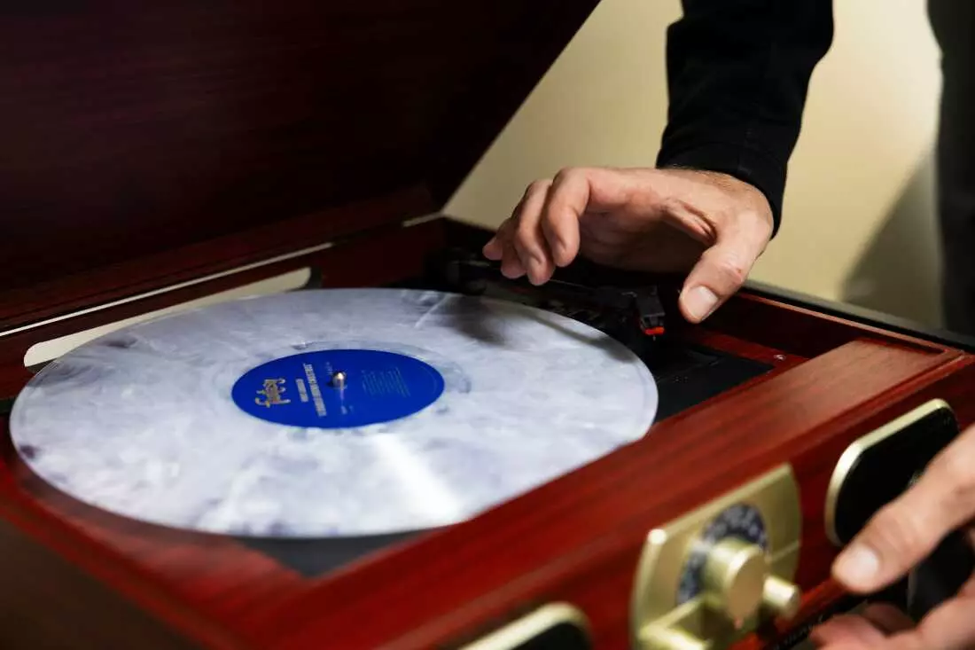 Texas Doctor Uses Vinyl Records to Bring Comfort and Joy to Hospital Patients