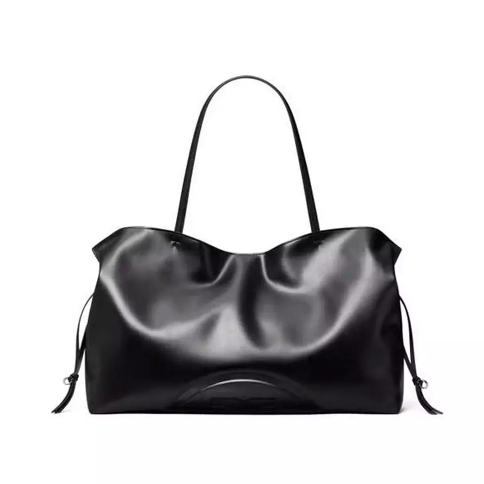 Nine Fashionable Methods to Style a White Button-Down Shirt