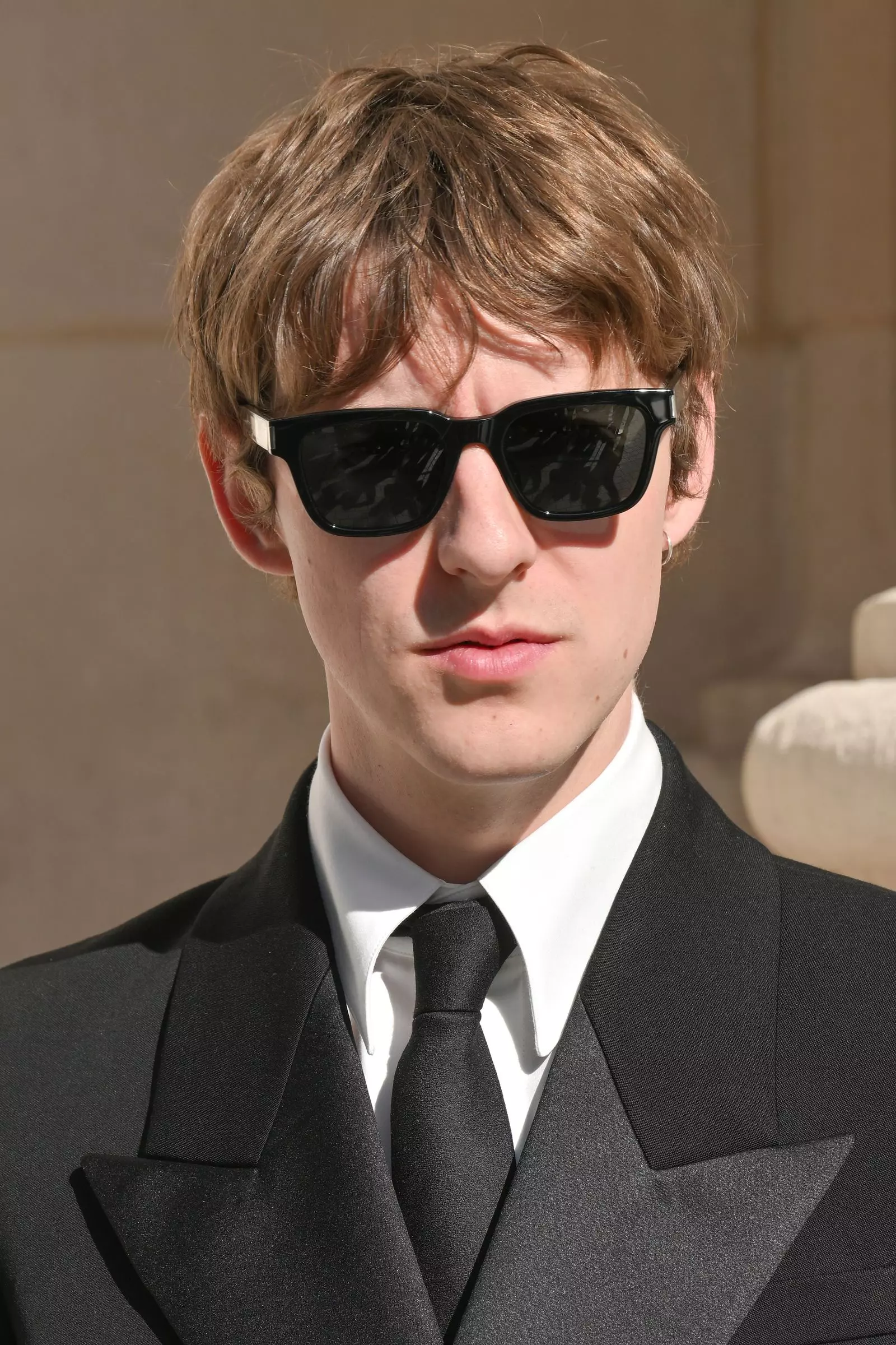 The Rise of Casual Men's Hairstyles: Embracing Natural Flow