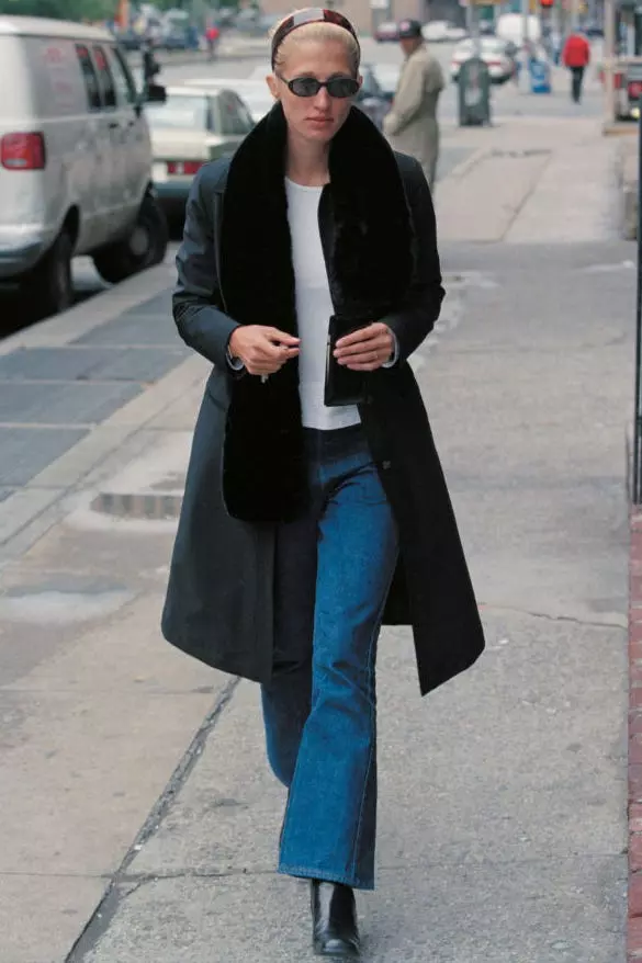 Carolyn Bessette Kennedy's Enduring Style: Recreating Her Iconic '90s Looks