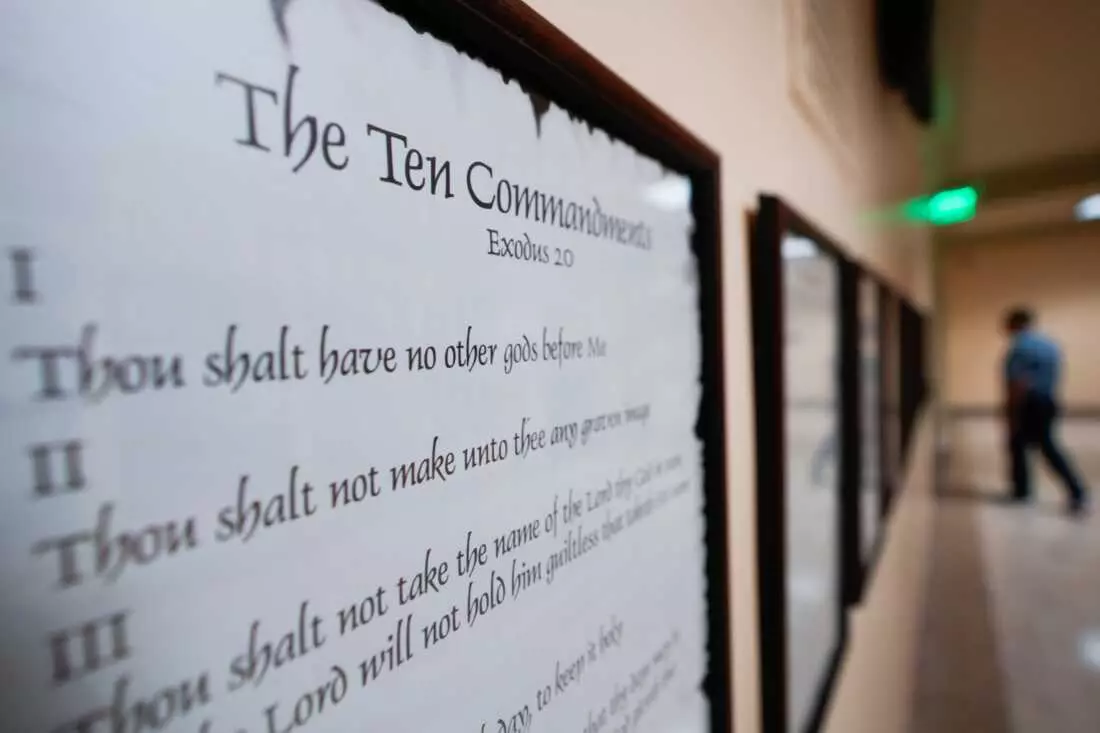 Appeals Court Reinstates Louisiana Law Mandating Ten Commandments in Schools