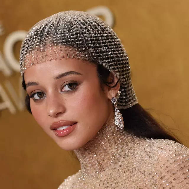 Stars Dazzle in Old Hollywood Glamour at Actor Awards