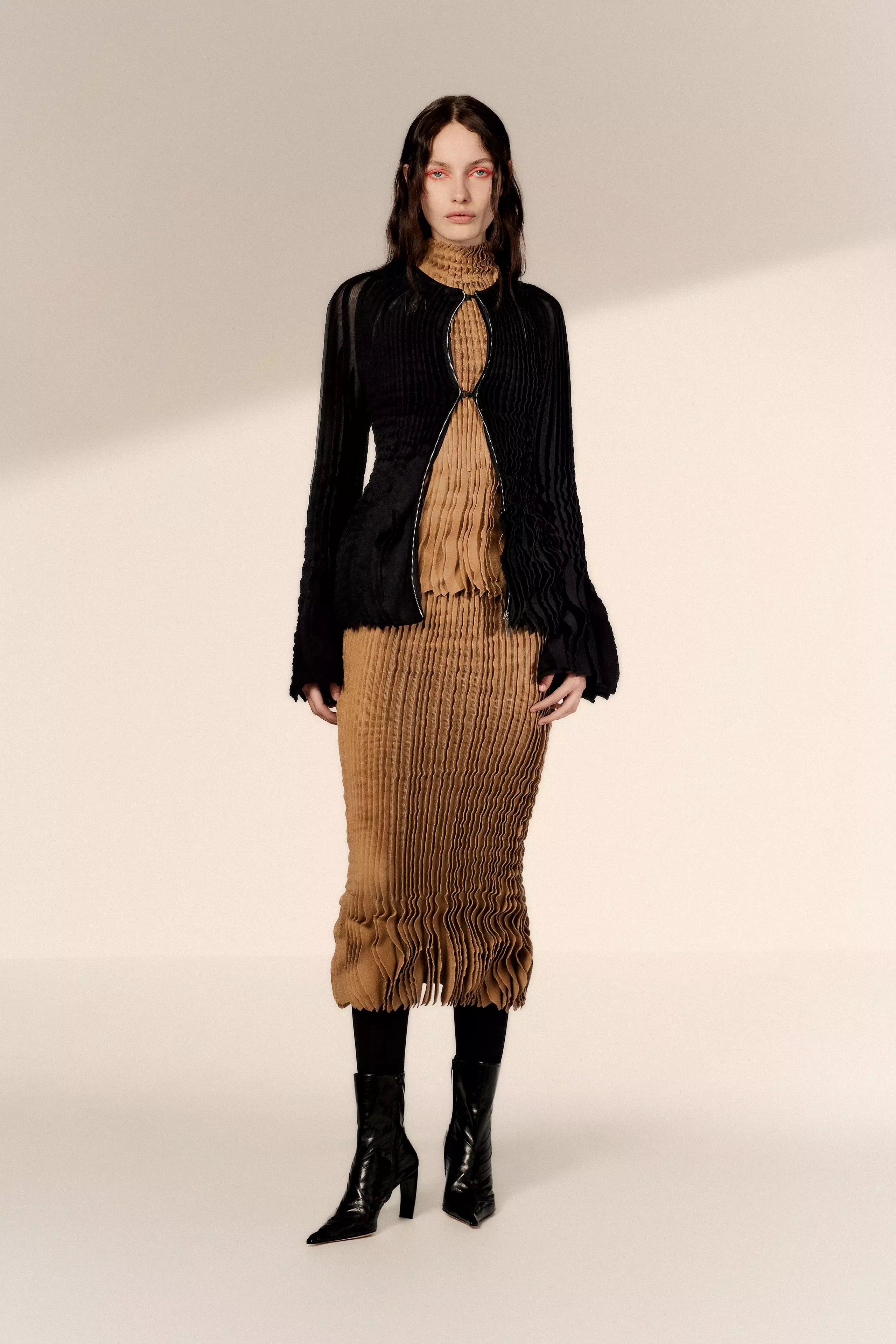 ArdAzAei's Ready-to-Wear Unveiling: A Fusion of Couture and Innovation