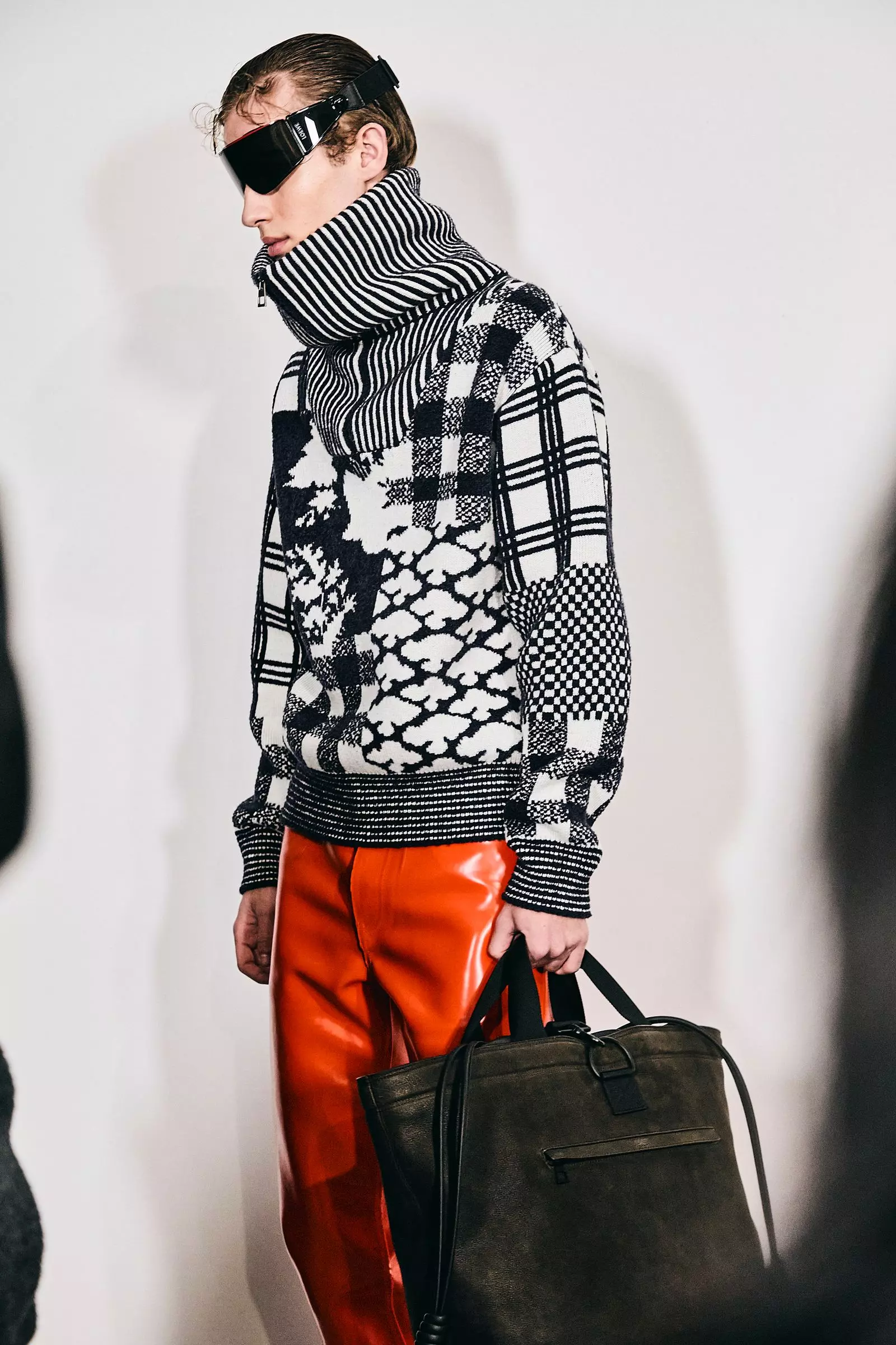 Loewe's Latest Men's Collection: A Blend of Playfulness and Precision