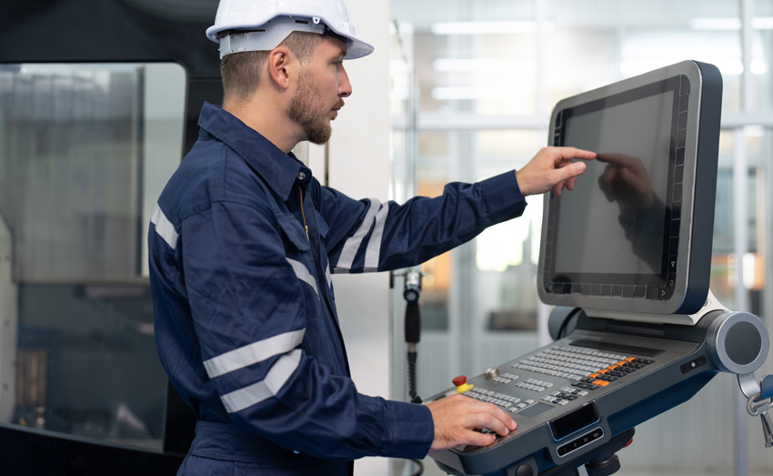 Opérateur de Production : Un Métier Clé au Cœur de l'Industrie