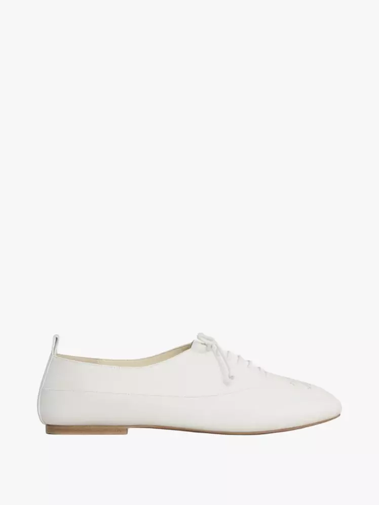 White Derby Shoes: A Spring Fashion Essential