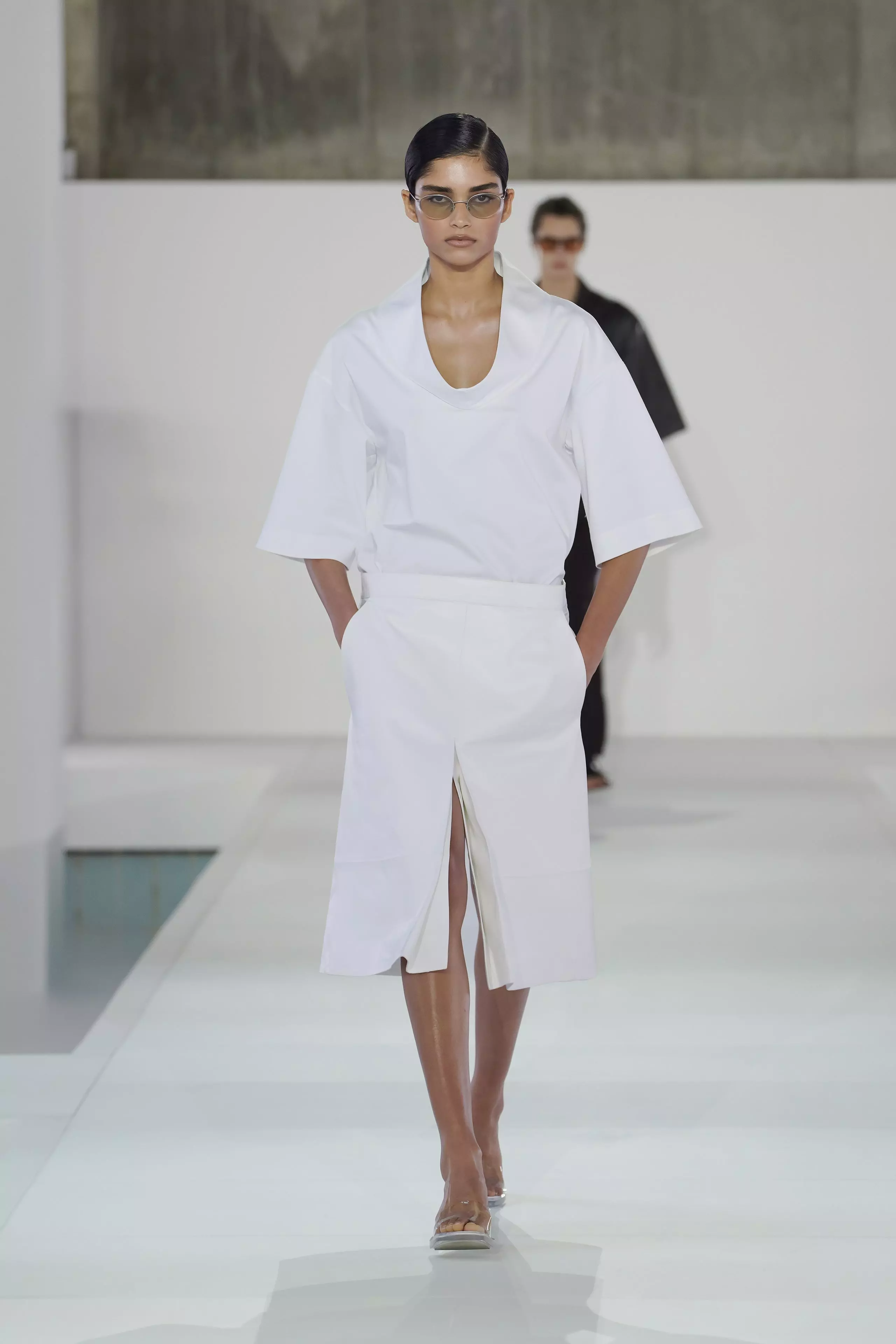 Cos Spring 2026 Ready-to-Wear Collection: A Fusion of Understated Elegance and Modernity in Seoul
