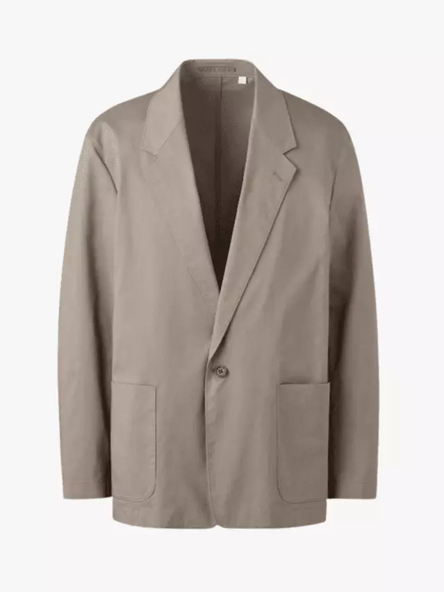 Uniqlo's Affordable Suit: A Style Steal