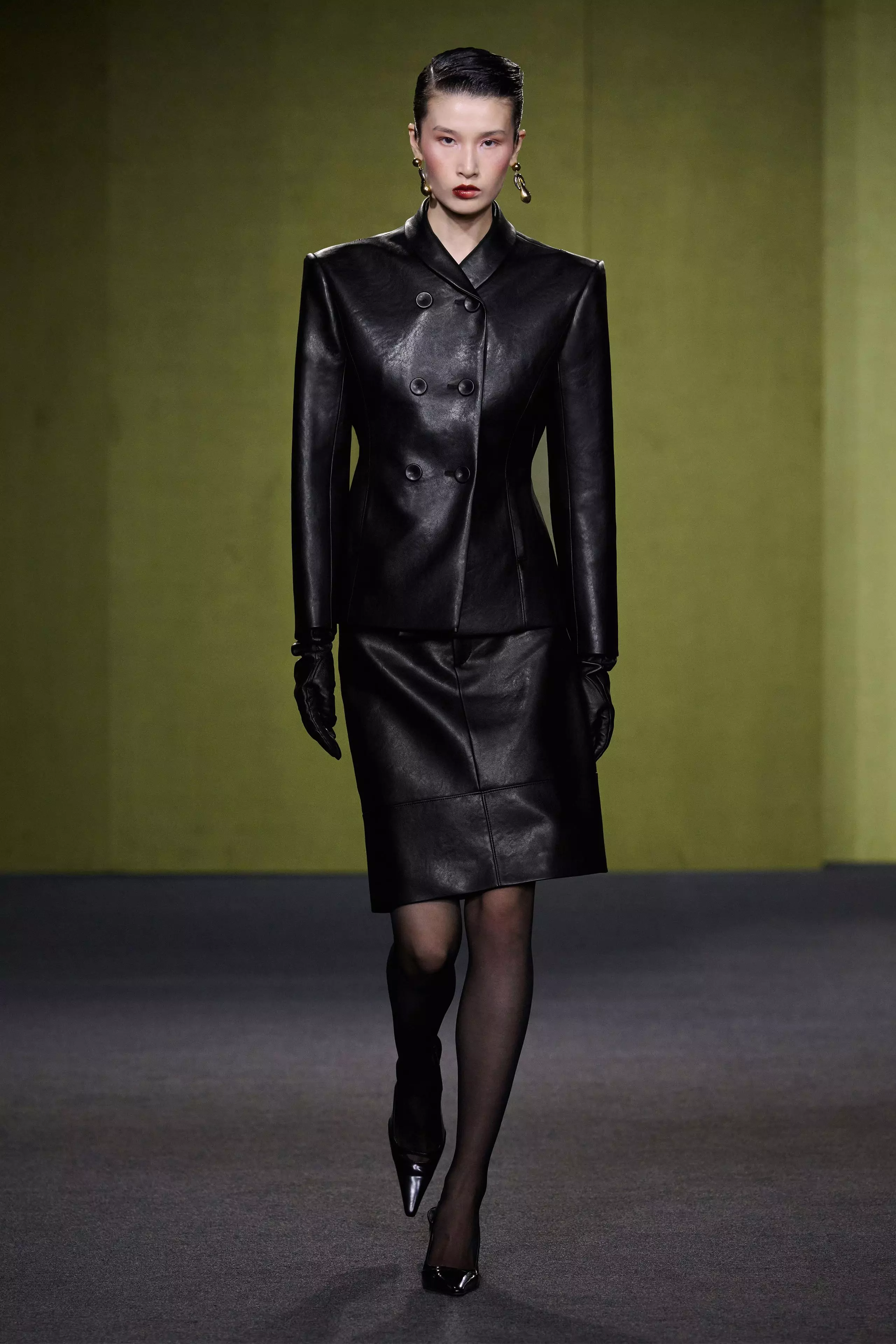 Yirantian's Fall 2026 Collection: A Tribute to the Modern Woman