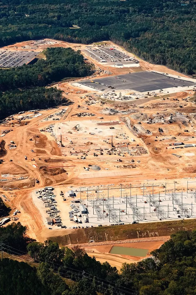 AI: A Double-Edged Sword for Sustainability in Fashion