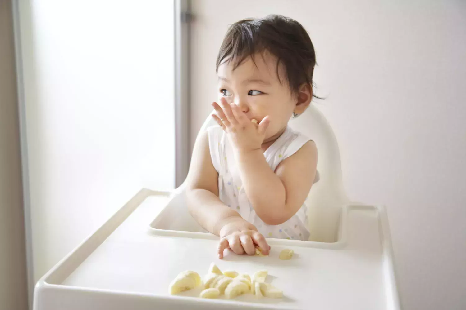 First Solid Foods for Babies Without Teeth