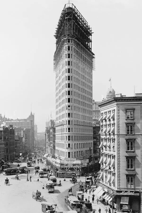 Reviving History: The Flatiron Building's Revolving Door Restoration