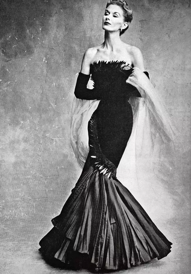 The Resurgence of the Mermaid Wedding Gown: A Modern Take on a Classic Silhouette