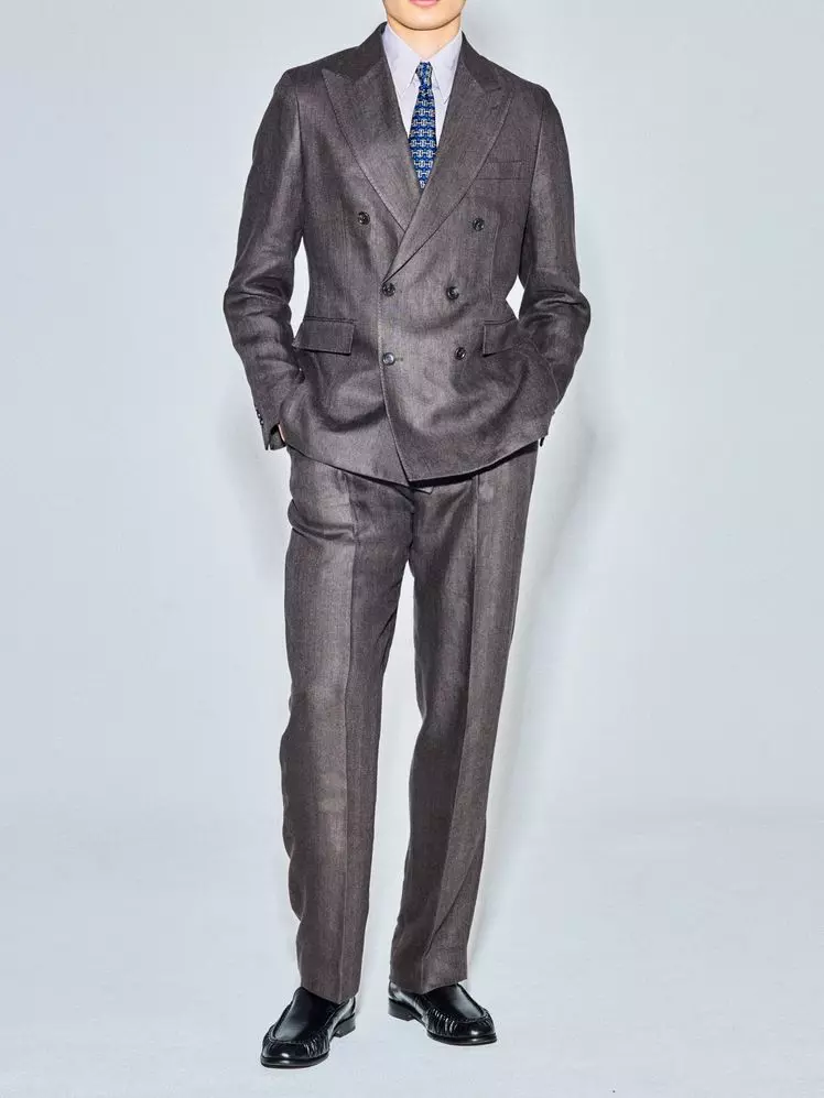 The Ultimate Guide to Men's Linen Suits: Stay Cool and Stylish in 2026